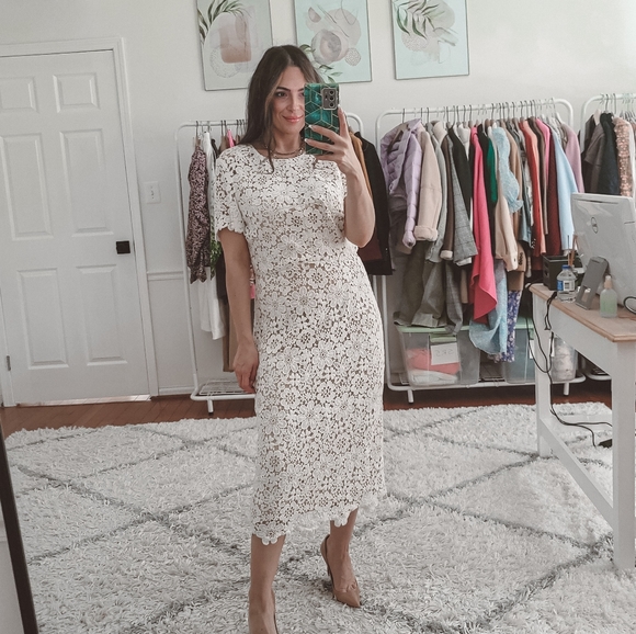 Shoshanna Dresses & Skirts - Shoshanna ivory Guipure lace midi dress